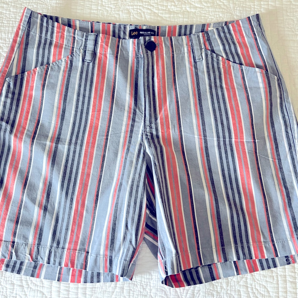 Lee shorts size 18 vertical stripes white coral blue/ gray